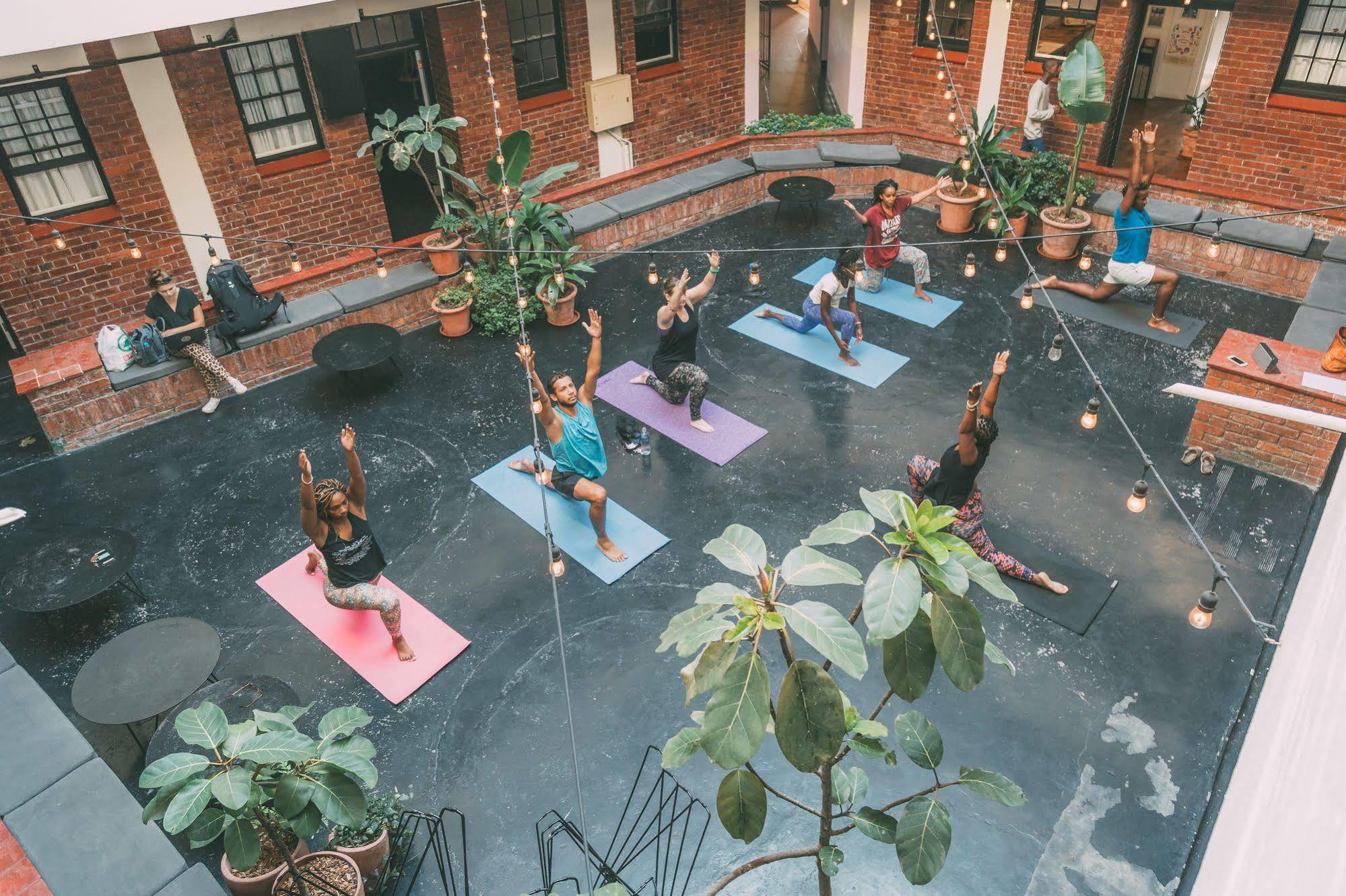 Curiocity Backpackers Дърбан Екстериор снимка